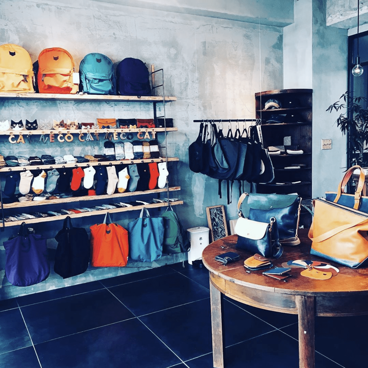NECOREPA STORE 蔵前店内